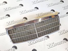 Mercedes-Benz E W210 Grille de calandre avant 2108880023