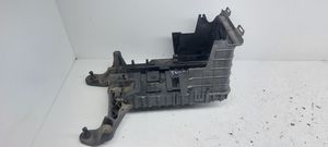 Volkswagen Touran II Vassoio scatola della batteria 1K0915333