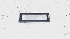 Renault Captur Lampa oświetlenia tylnej tablicy rejestracyjnej 8200013577