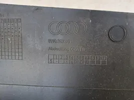 Audi A4 S4 B9 Osłona chłodnicy 8W0807081