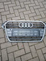 Audi A4 S4 B8 8K Grotelės viršutinės 8K0853651E