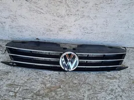 Volkswagen Jetta VI Etupuskurin ylempi jäähdytinsäleikkö 5C6853655F