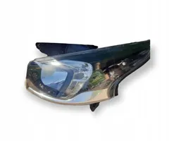 Renault Trafic III (X82) Lampa przednia 260606315R