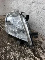 Toyota Verso Phare frontale 811100F090