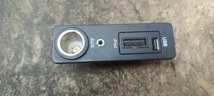 Jaguar XF X250 Prise interface port USB auxiliaire, adaptateur iPod 8X2319C166AB