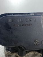 Volkswagen Golf V Supporto di montaggio del filtro dell’olio 06F115397H