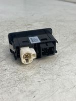 Volkswagen Golf Sportsvan USB jungtis 5G0035222C