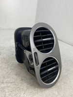 Volkswagen Tiguan Moldura protectora de la rejilla de ventilación lateral del panel 5M0819704L