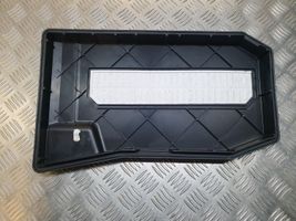 Audi Q7 4L Coperchio/tappo della scatola vassoio della batteria 7L0864643B