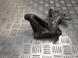 Nissan Qashqai Support de générateur / alternateur 117104394R