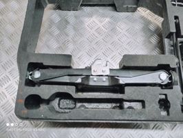 Audi A4 S4 B8 8K Set di attrezzi 8T0012109A