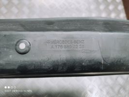 Mercedes-Benz A W176 Panel wykończeniowy błotnika A1768890225