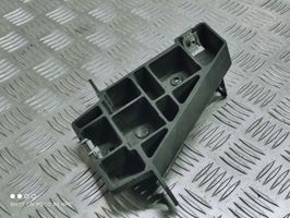 Jeep Cherokee Soporte de montaje del radiador 68144541AB