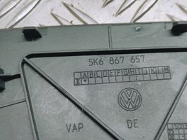 Volkswagen Golf VI Cita veida bagāžnieka dekoratīvās apdares detaļa 5K6867657