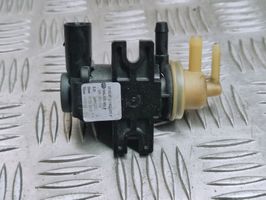 Volkswagen PASSAT B8 Vacuum valve 04L131051F