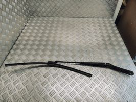 Volkswagen Golf VI Windshield/front glass wiper blade 