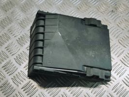 Volkswagen Golf VI Fuse box cover 1K0937132F