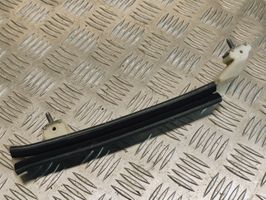 Renault Megane IV Rail de pare-brise de porte arrière 822166457R