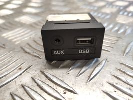 Hyundai ix20 USB socket connector 961201K050
