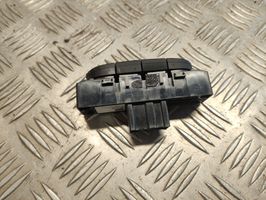 Opel Astra K A set of switches 39028752