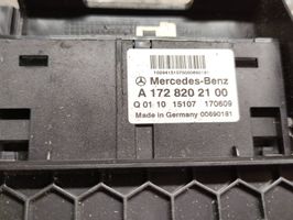 Mercedes-Benz B W246 W242 USB-pistokeliitin A1728202100