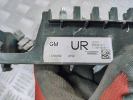 Opel Zafira C Module de fusibles 13368492