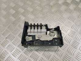 Opel Zafira C Module de fusibles 13368492