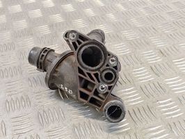 BMW 1 F20 F21 Termostaatin kotelo 8575625