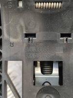 Audi A3 S3 8V Klamka/wspornik zewnętrzny drzwi przednich 8V0839885