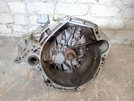 Nissan Juke I F15 Mechaninė 6 pavarų dėžė 7701700601