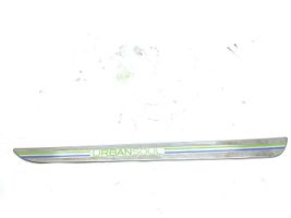 Peugeot 208 Moldura protectora del borde delantero 9814102880