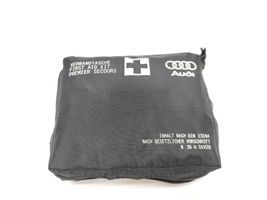 Audi A3 S3 A3 Sportback 8P Kit di pronto soccorso 8W0860282B