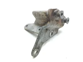 Audi Q3 8U Soporte de apoyo/base del silenciador 04L131561J