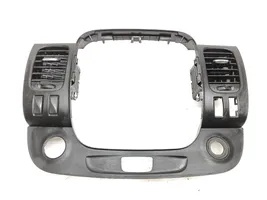 Renault Trafic III (X82) Radio/GPS head unit trim 682607479R