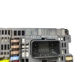 Citroen DS5 Module de fusibles 9677987580