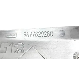 Peugeot 308 Rivestimento specchietto retrovisore 9677829280