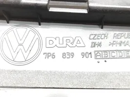 Volkswagen Touareg II Listwa / Uszczelka szyby drzwi tylnych 7P6839901
