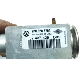 Volkswagen Touareg II Air conditioning (A/C) radiator (interior) 7P0820679A