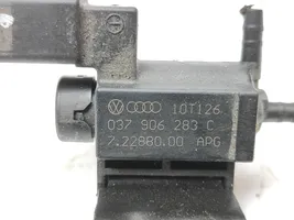 Volkswagen Touareg II Turbolader Druckwandler Magnetventil 037906283C