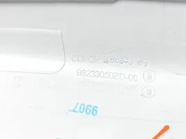 Peugeot 208 Osłona słupka szyby przedniej / A 98223050ZD