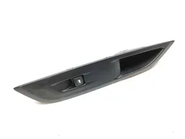 Peugeot 208 Moldura del asa interna de la puerta delantera 98044803ZD