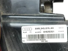 Audi A4 S4 B9 8W Galinis žibintas dangtyje 8W9945076AA