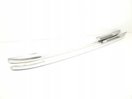 Volkswagen Touareg I Roof bar rail 7L6860026