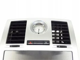 Chrysler 300C Griglia di ventilazione centrale cruscotto RAMKA