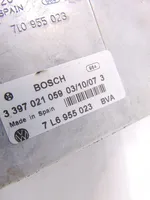 Volkswagen Touareg I Tringlerie et moteur d'essuie-glace avant 7L6955119