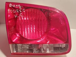 Volkswagen Touareg I Lampy tylnej klapy bagażnika 7L6945093H