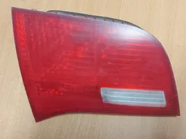 Audi A6 Allroad C6 Klosze lamp tylnej klapy bagażnika 4F9945093