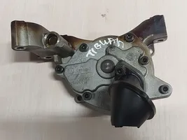 Volkswagen Tiguan Oil pump 