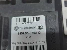 Volkswagen Tiguan Motorino alzacristalli della portiera anteriore 5N0959702B