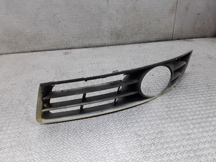 Front fog light grill – 3C0853665A